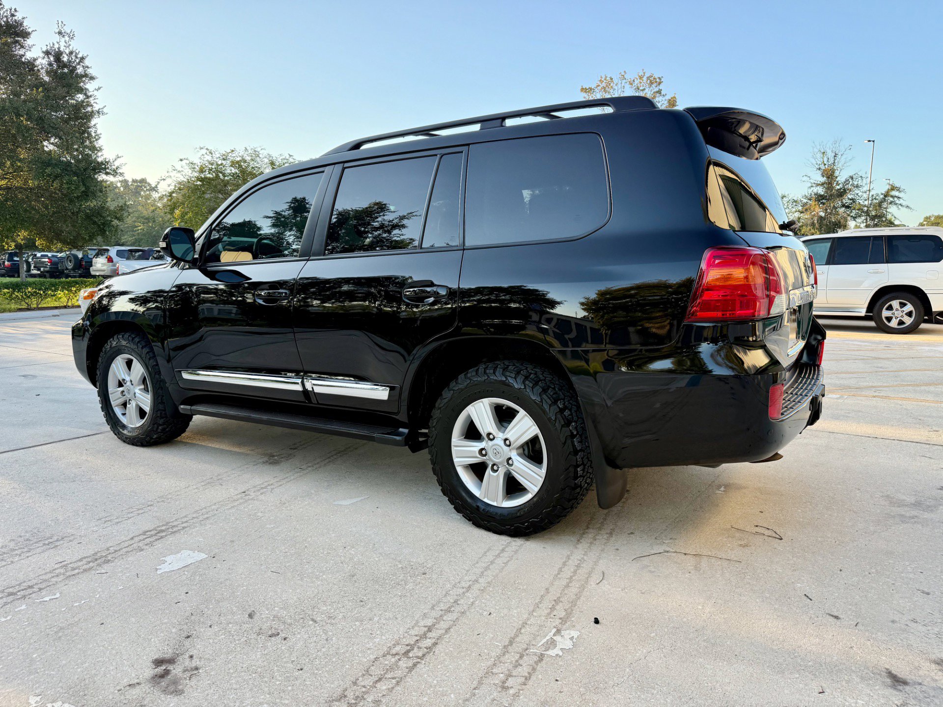 Used 2013 Toyota Land Cruiser image 11