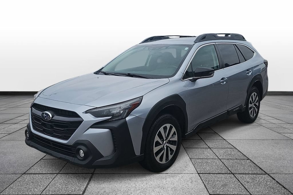 Used 2023 Subaru Outback Premium AWD/4WD image 1