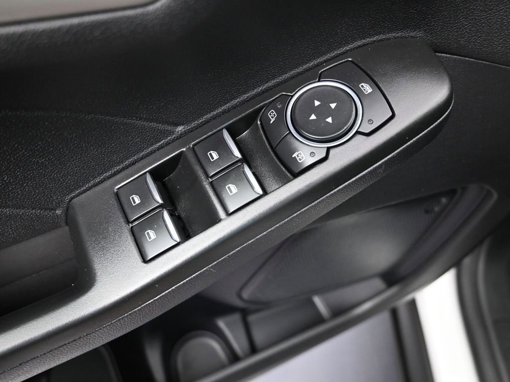 Used 2022 Ford Escape SEL w/ Technology Package image 12