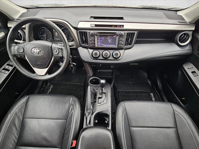 Used 2018 Toyota RAV4 LE FWD image 15