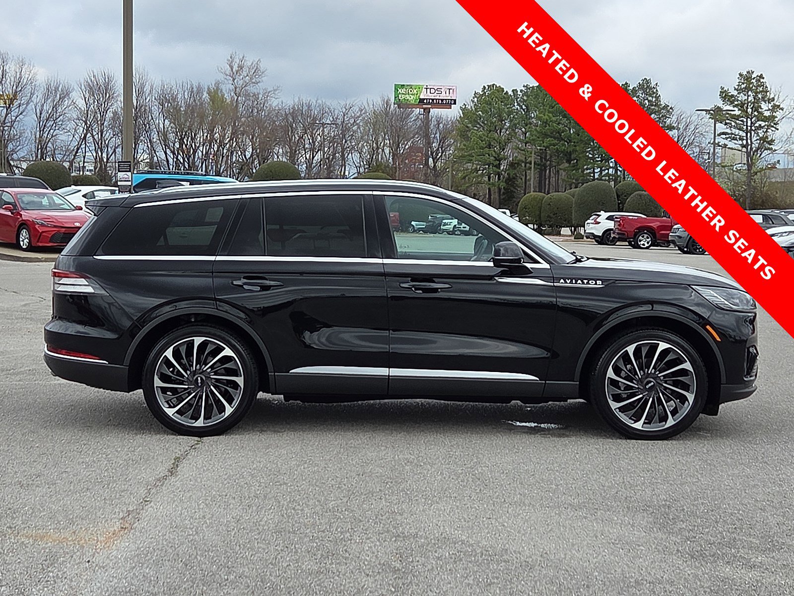 Used 2025 Lincoln Aviator Reserve w/ Equipment Group 201A image 6
