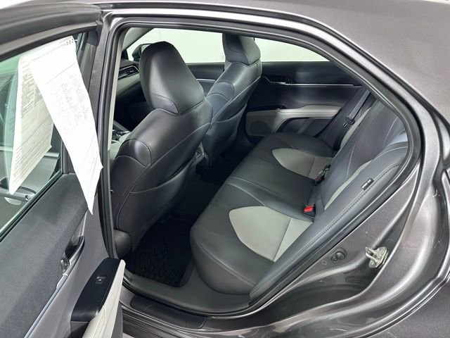 Used 2020 Toyota Camry XLE image 15