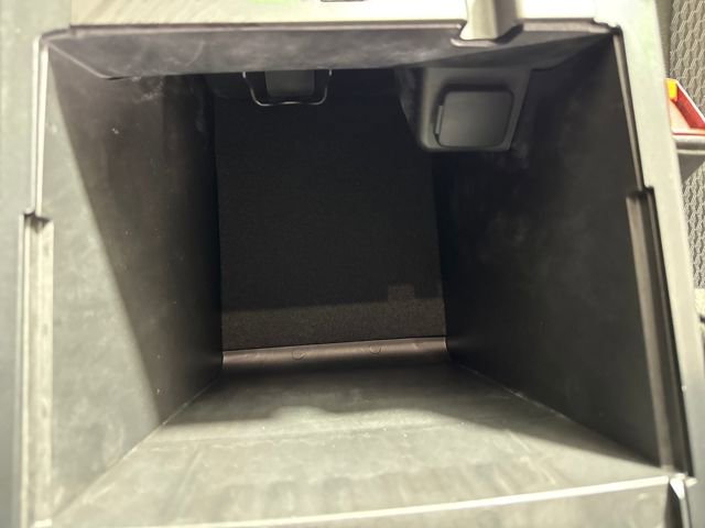 Used 2024 Ford Explorer XLT image 32