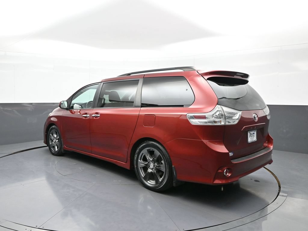 Used 2017 Toyota Sienna SE FWD image 8