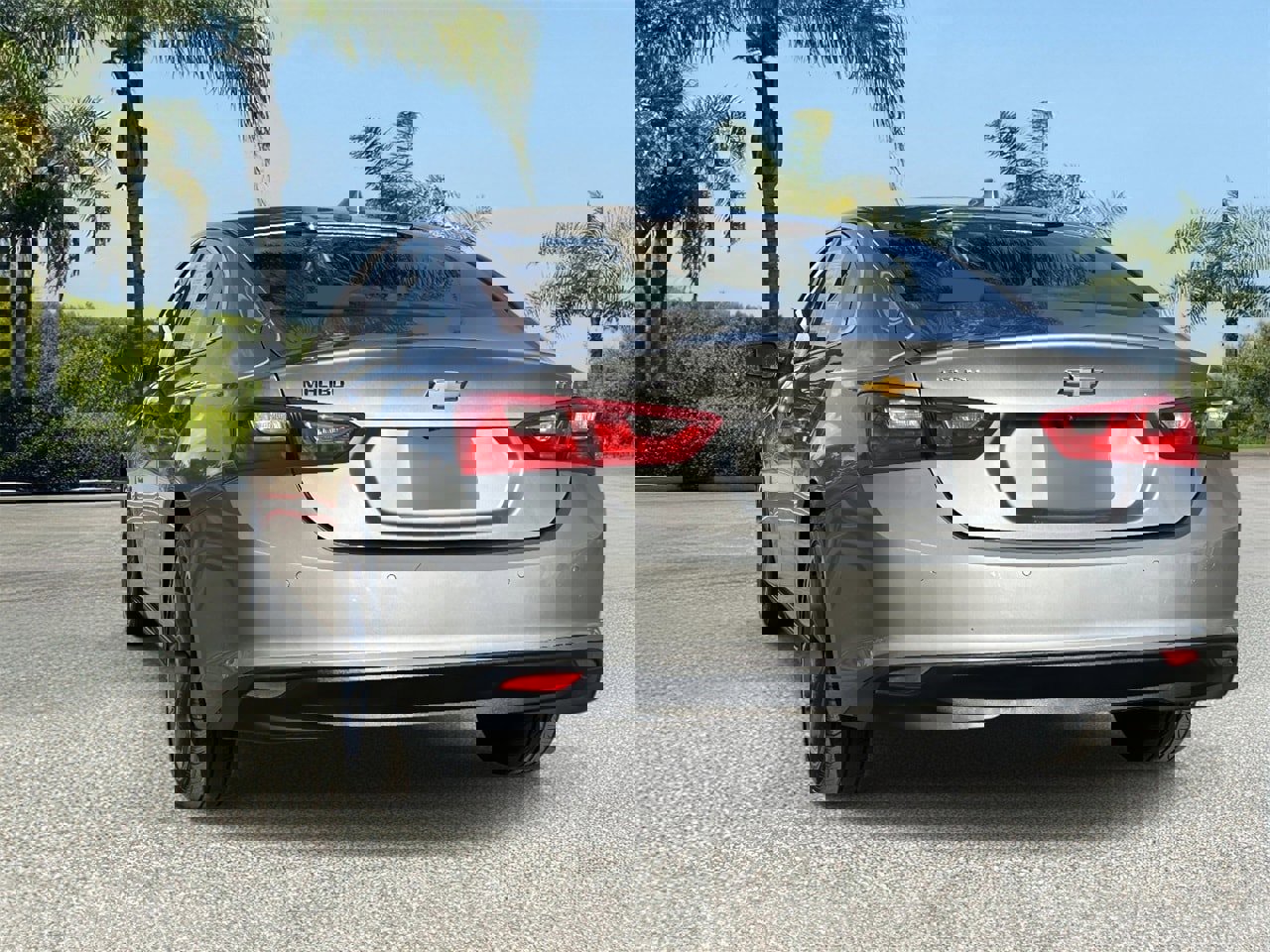 Used 2024 Chevrolet Malibu LT image 3