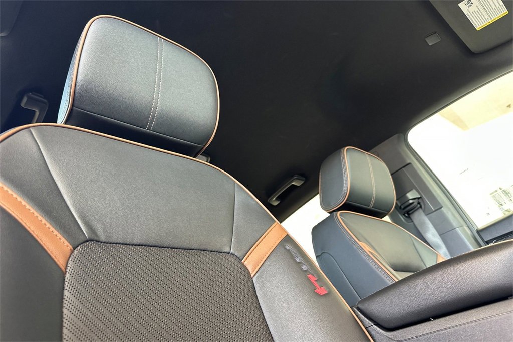 Used 2023 GMC Canyon AT4 w/ AT4 Premium Package image 19