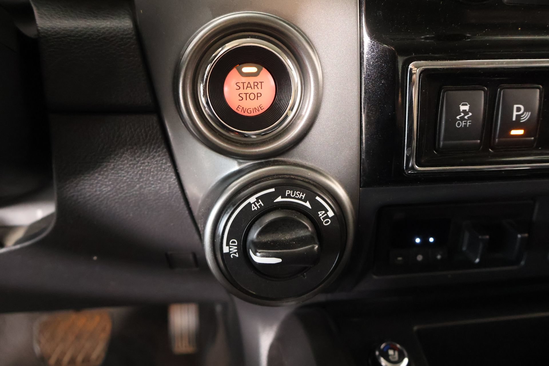 Used 2017 Nissan Titan Platinum Reserve AWD/4WD image 8
