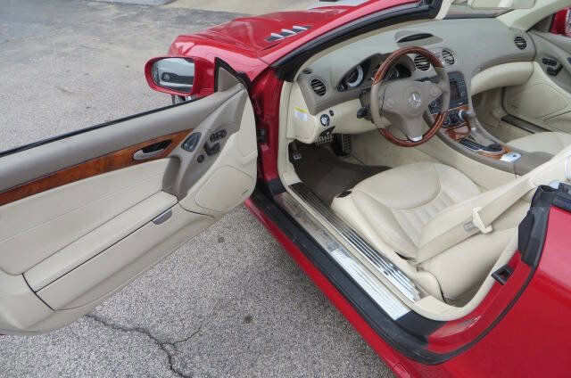 Used 2012 Mercedes-Benz SL 550 image 8