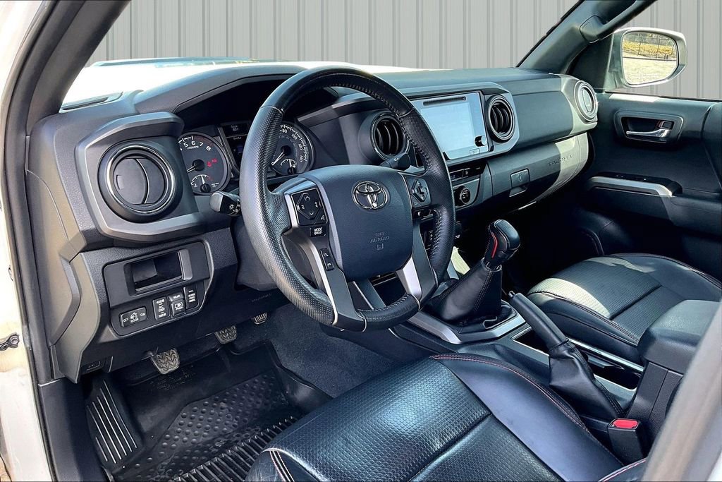 Used 2017 Toyota Tacoma TRD Pro image 4