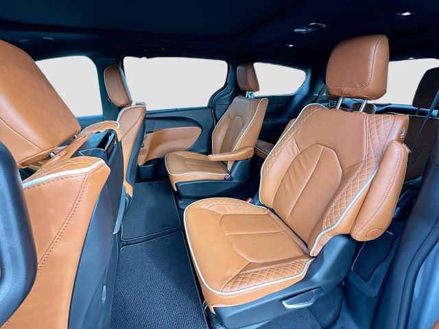 New 2026 Chrysler Pacifica Pinnacle FWD image 18