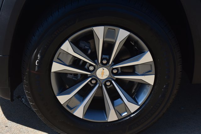New 2027 Chevrolet Equinox LT FWD image 9