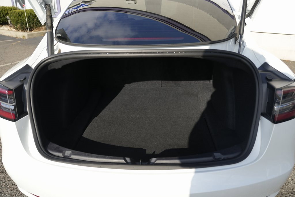 Used 2023 Tesla Model 3 Standard Range image 15