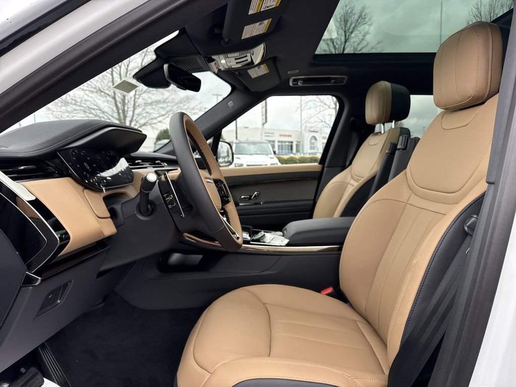 New 2026 Land Rover Range Rover Sport Dynamic SE image 3