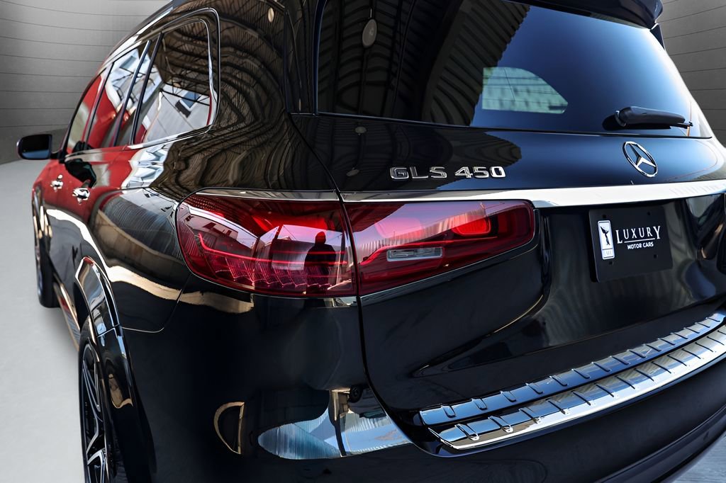 Used 2025 Mercedes-Benz GLS 450 4MATIC image 12