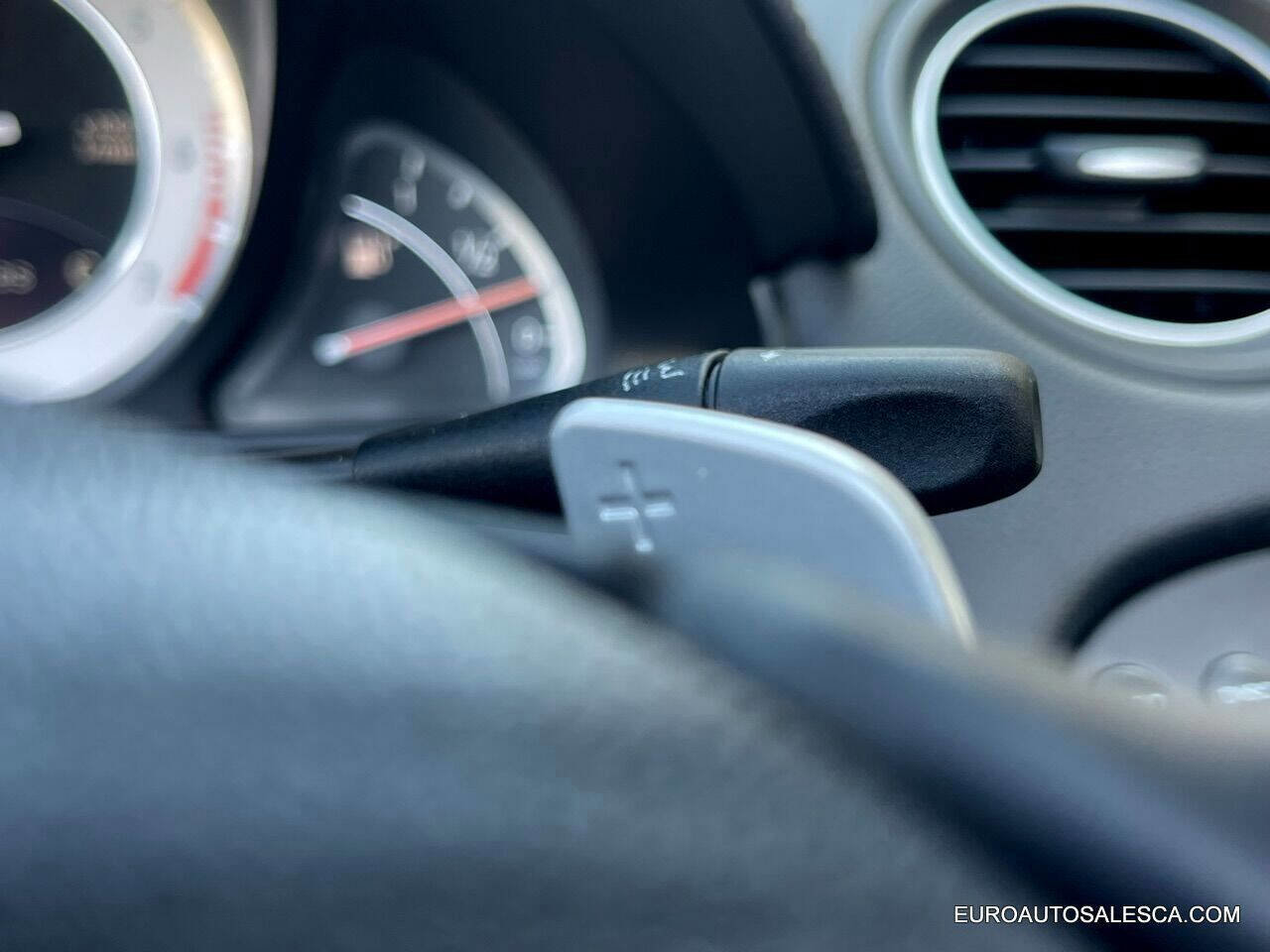 Used 2011 Mercedes-Benz SL 550 image 31