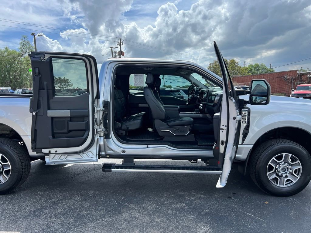 Used 2023 Ford F250 Lariat image 14
