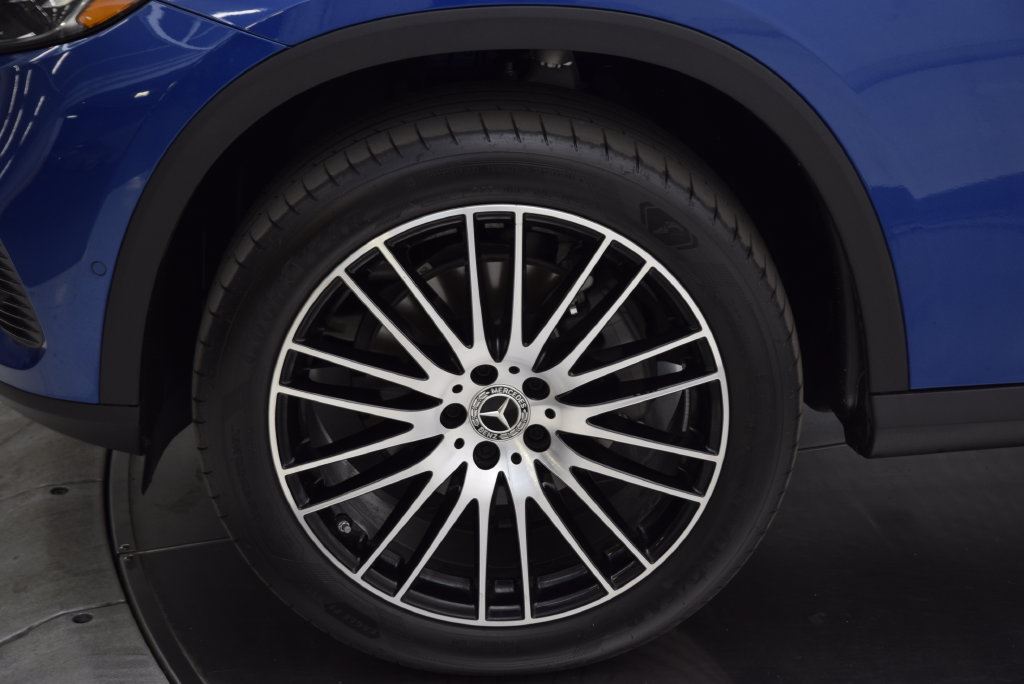 Certified 2026 Mercedes-Benz GLC 300 image 12