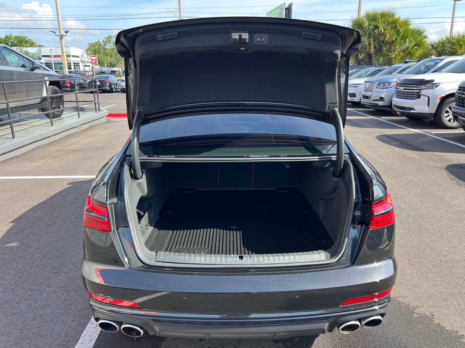 Used 2020 Audi S6 Premium Plus w/ S Sport Package AWD/4WD image 17