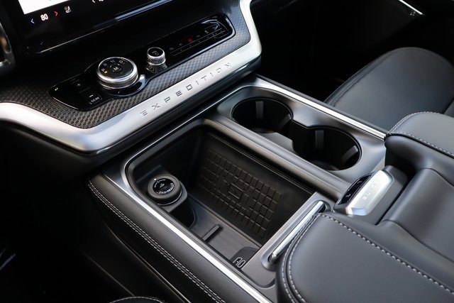 New 2025 Ford Expedition Max Platinum w/ Stealth Performance Package image 32