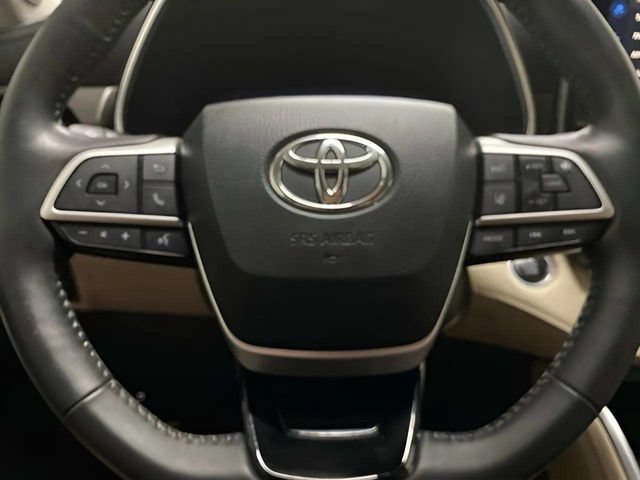 Used 2024 Toyota Highlander Limited AWD/4WD image 33
