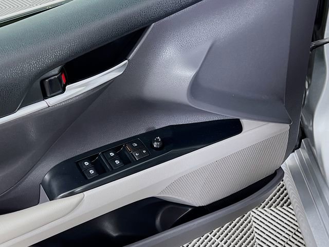 Used 2019 Toyota Camry L image 16