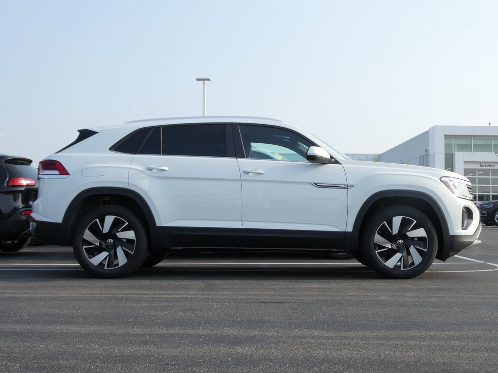 New 2025 Volkswagen Atlas Cross Sport SE image 2