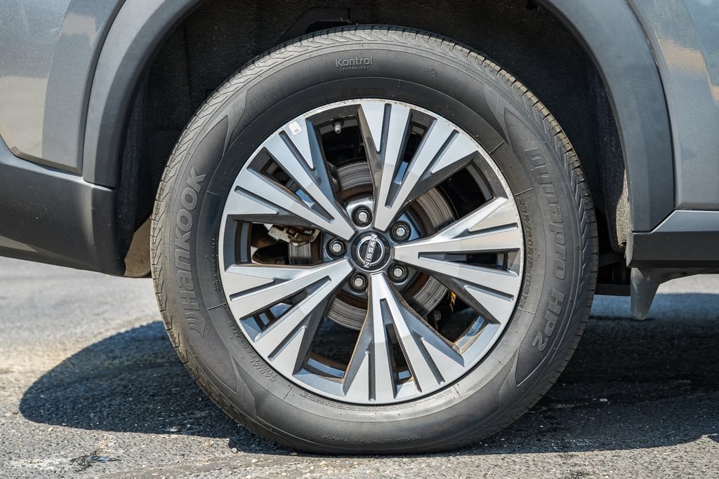 Used 2022 Nissan Rogue SV AWD/4WD image 16