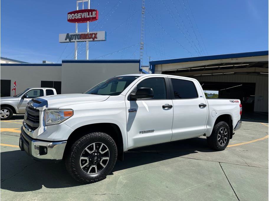 Used 2015 Toyota Tundra SR5 w/ TRD Off Road Package AWD/4WD image 9