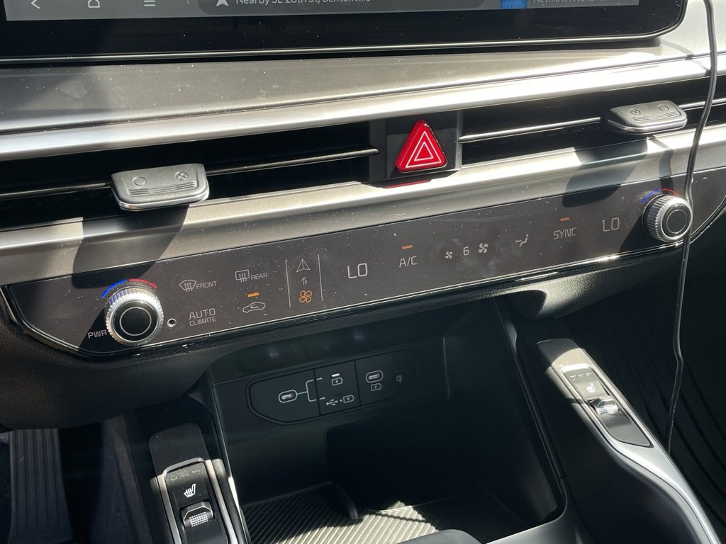 New 2025 Kia Sorento S w/ Panoramic Sunroof Package image 16