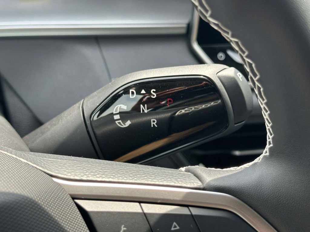 New 2026 Volkswagen Tiguan SE AWD/4WD image 18