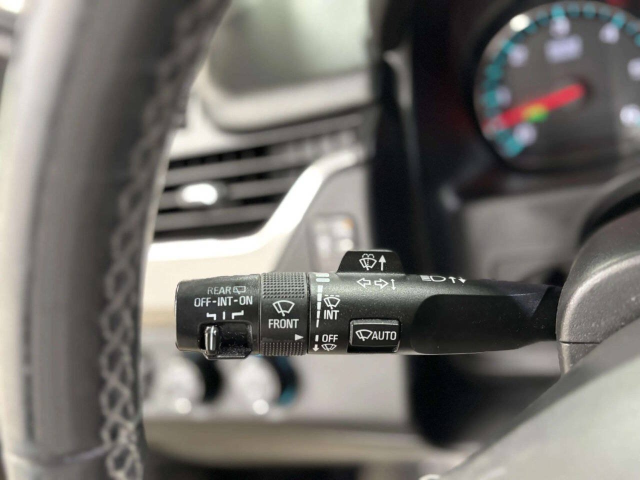 Used 2018 Chevrolet Tahoe LT AWD/4WD image 33