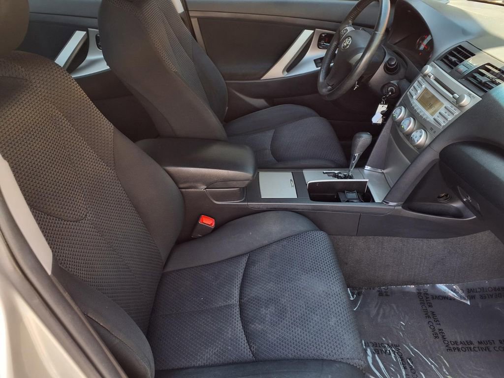 Used 2010 Toyota Camry SE FWD image 22