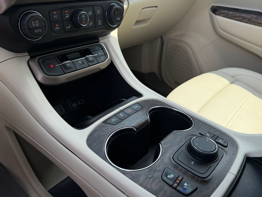 Used 2023 GMC Acadia Denali w/ Denali Ultimate Package FWD image 29