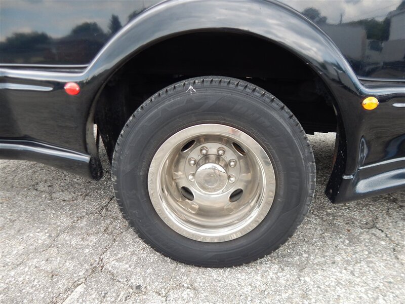 Used 2010 Chevrolet Express 3500 Extended RWD image 16