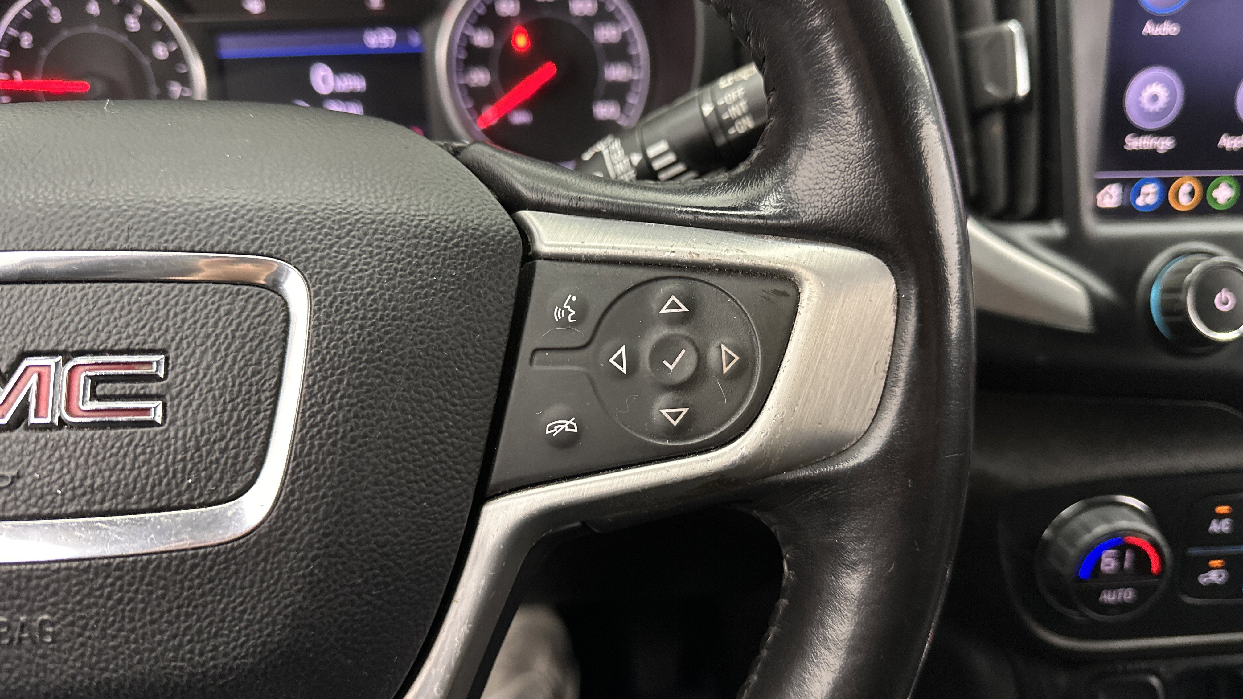 Used 2020 GMC Terrain SLT image 18