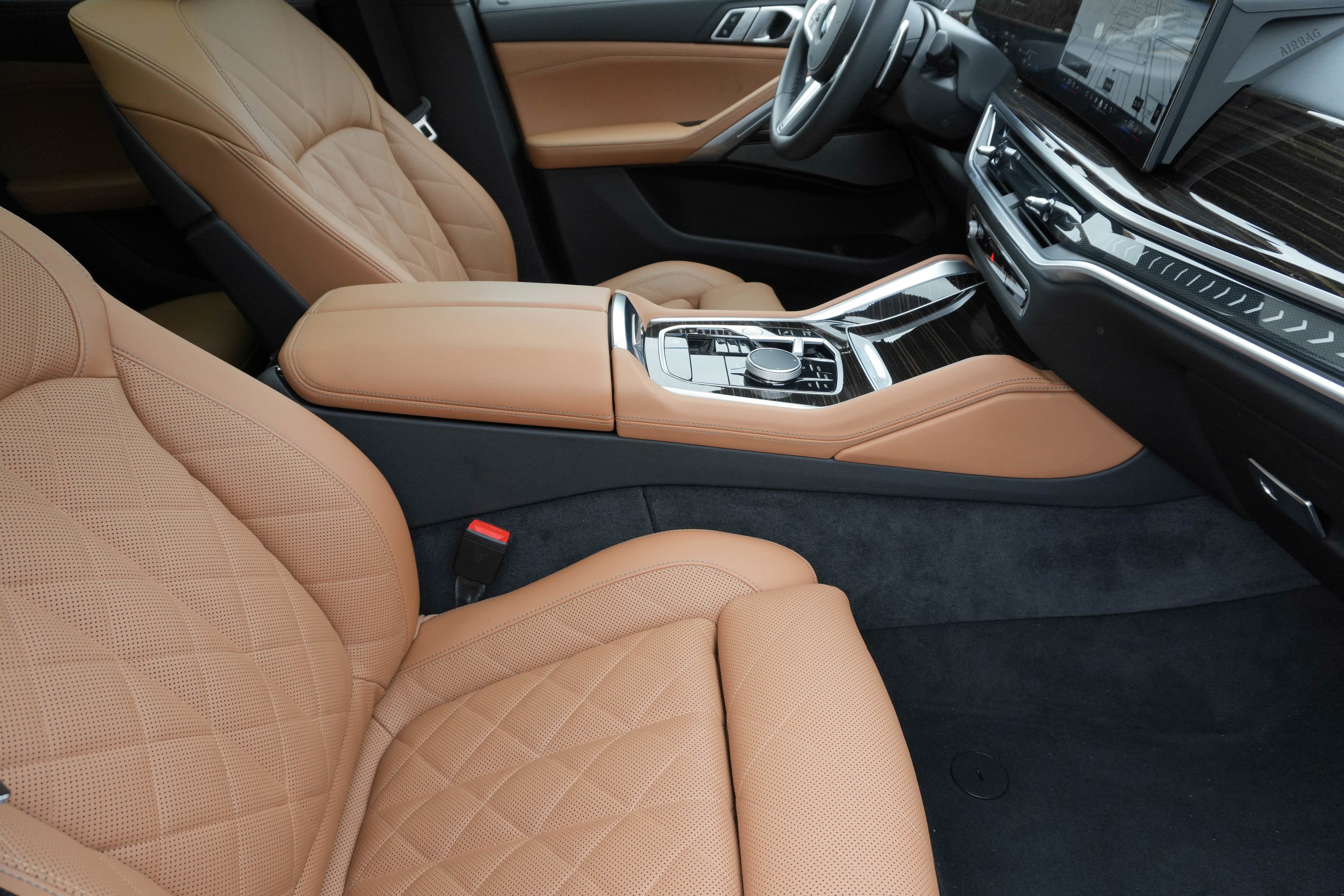 Certified 2026 BMW X6 xDrive40i AWD/4WD image 13