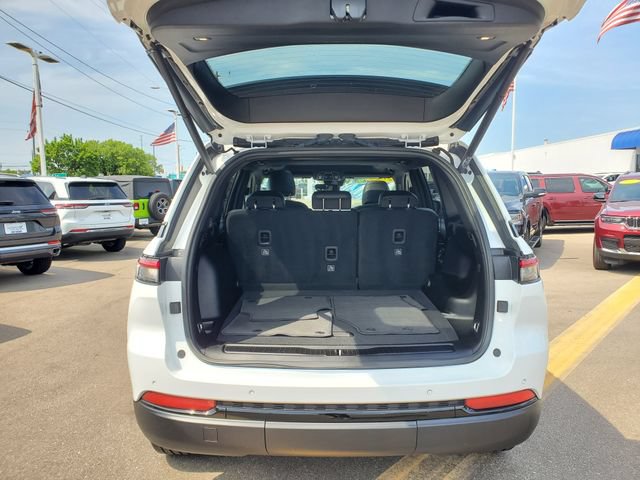 Certified 2023 Jeep Grand Cherokee Altitude AWD/4WD image 26