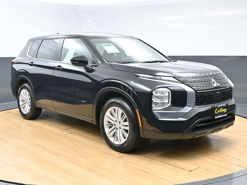Used 2024 Mitsubishi Outlander ES AWD/4WD image 3