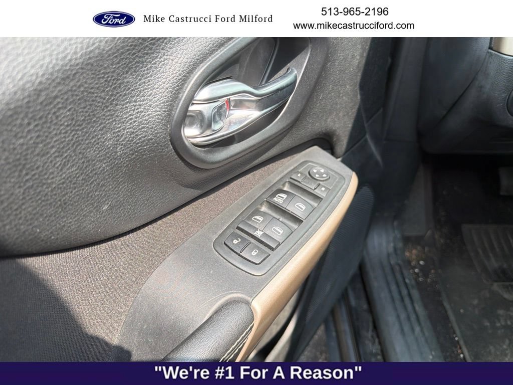 Used 2017 Jeep Cherokee Sport AWD/4WD image 10