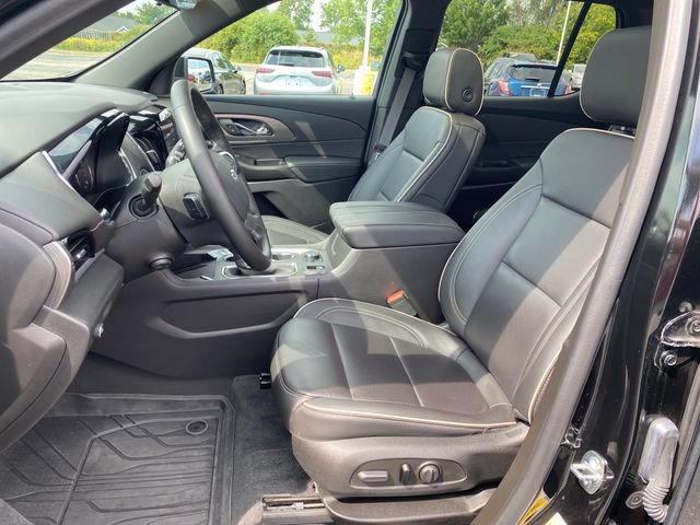 Used 2023 Chevrolet Traverse Premier w/ Redline Edition AWD/4WD image 17