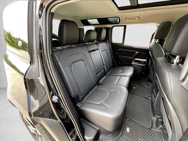 Used 2023 Land Rover Defender 110 SE AWD/4WD image 25