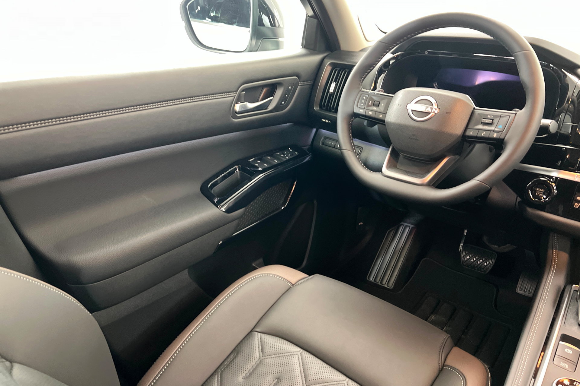 New 2026 Nissan Pathfinder Platinum AWD/4WD image 11