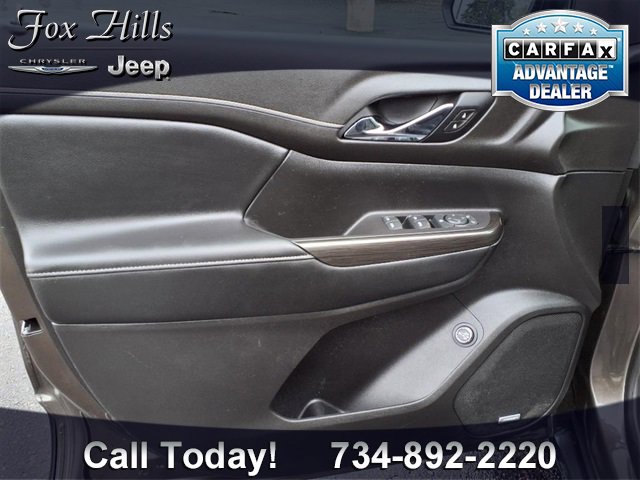 Used 2020 GMC Acadia SLT image 15