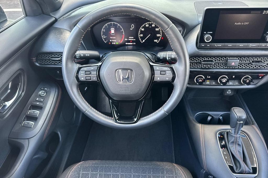 Certified 2025 Honda HR-V Sport image 18
