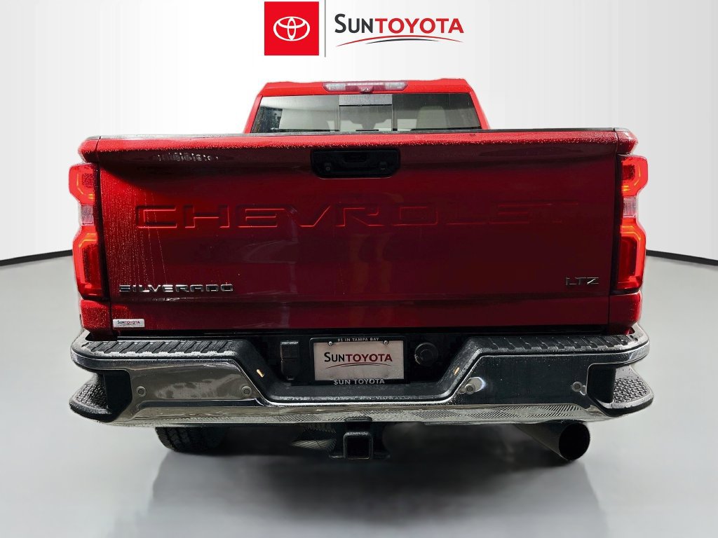 Used 2023 Chevrolet Silverado 2500 LTZ AWD/4WD image 3