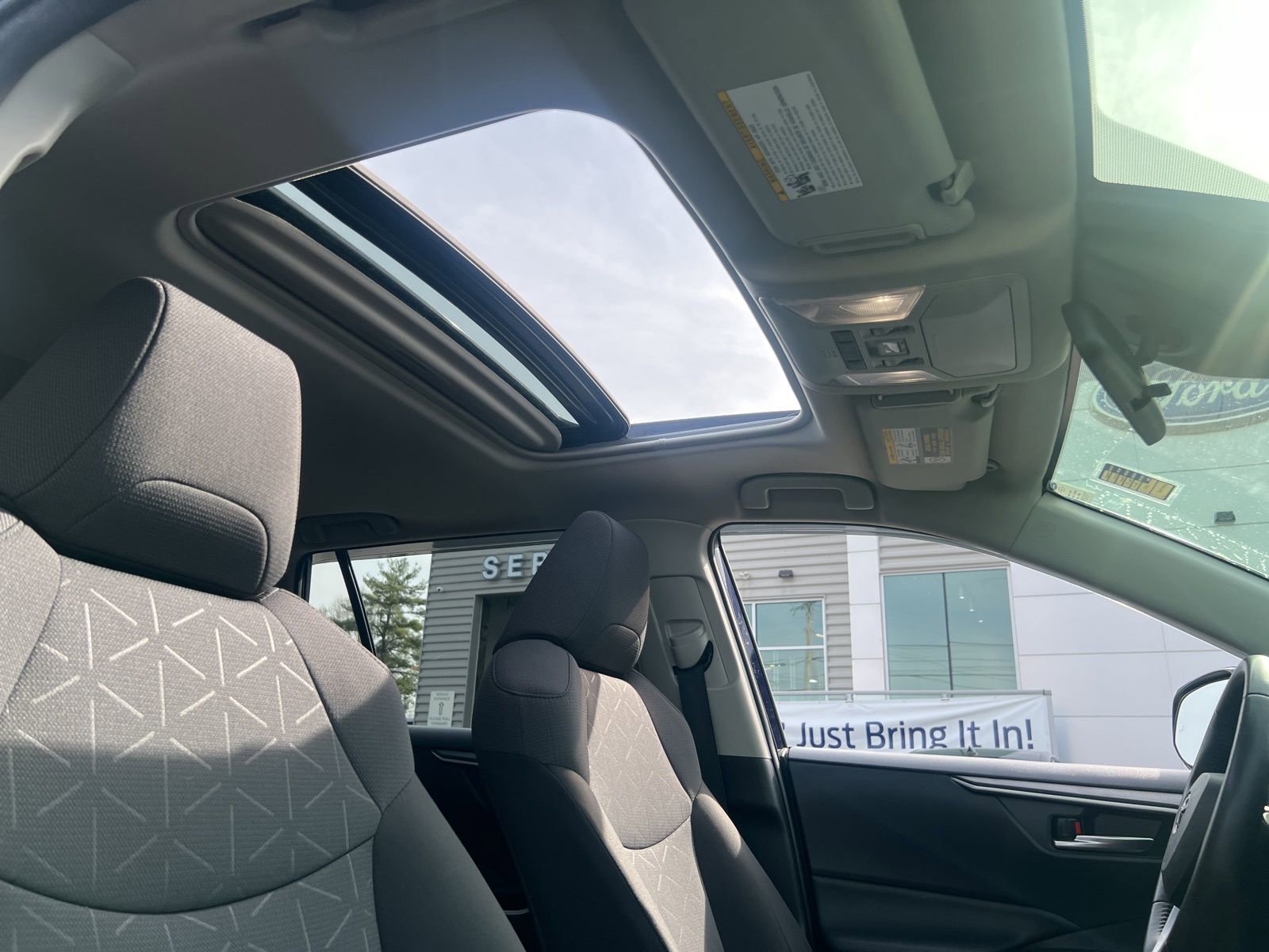 Used 2022 Toyota RAV4 XLE image 54