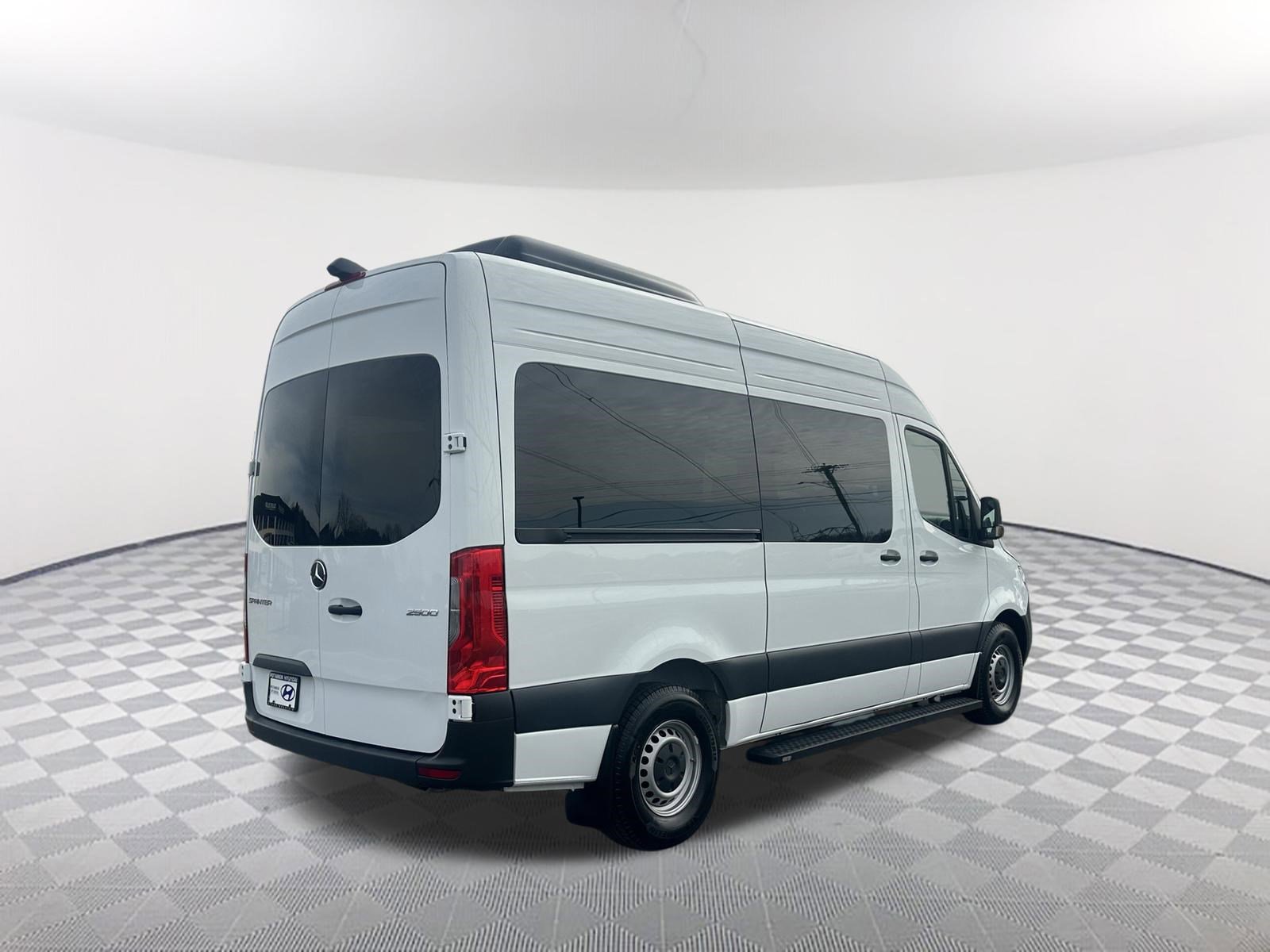 Used 2024 Mercedes-Benz Sprinter 2500 image 7