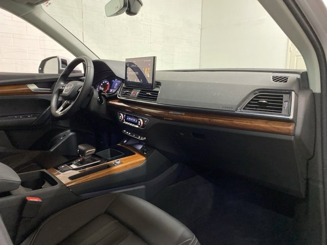 Used 2023 Audi Q5 2.0T Premium w/ Convenience Package image 22