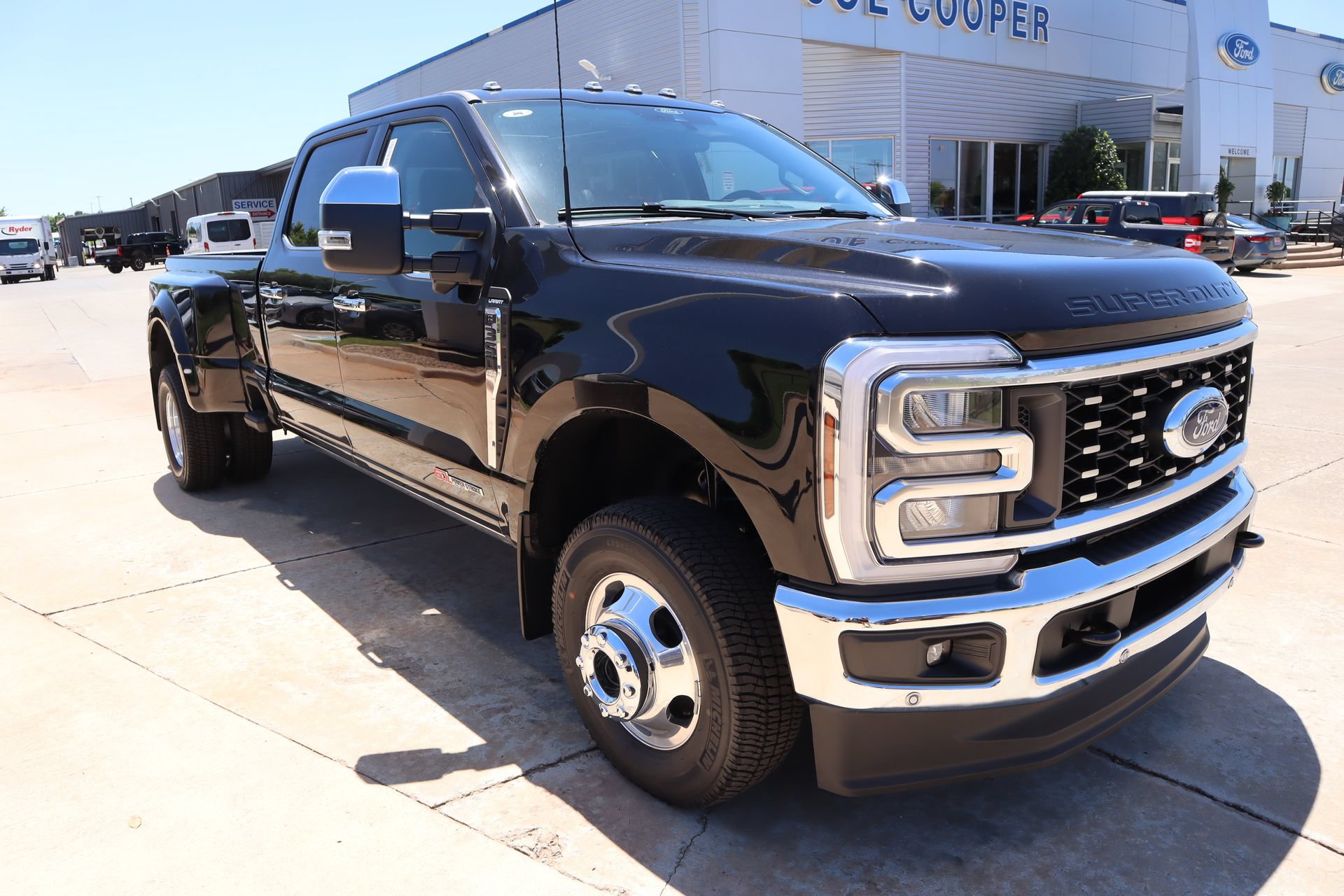 New 2026 Ford F350 Lariat w/ Lariat Ultimate Package