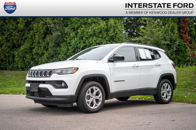 Used 2024 Jeep Compass Latitude AWD/4WD image 1